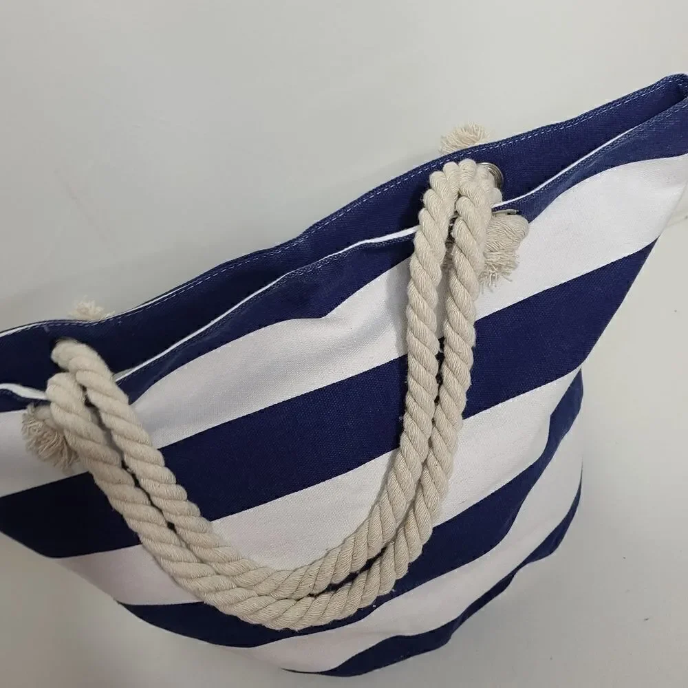 Risca Win blue & white striped Beach tote bag